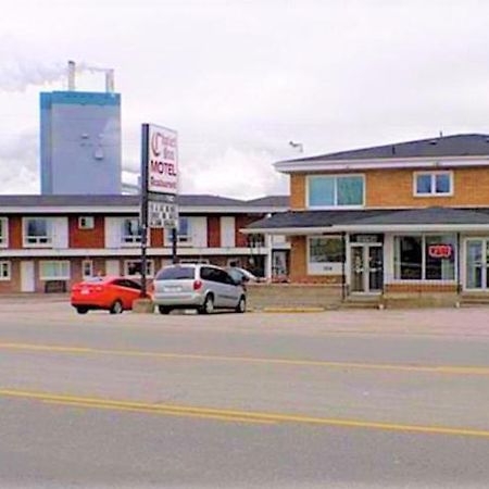 Chalet Inn Motel Dryden Bagian luar foto