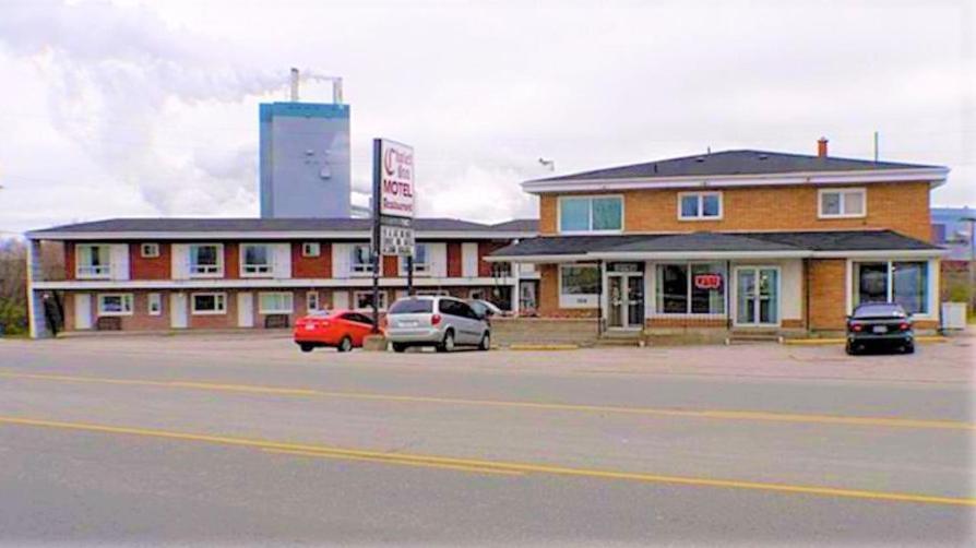 Chalet Inn Motel Dryden Bagian luar foto